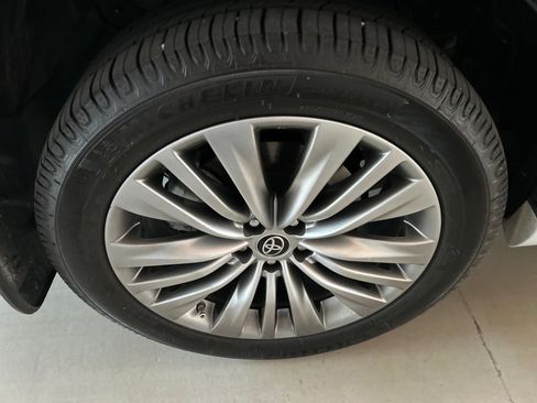 Used 2022 Toyota Highlander Platinum image 10