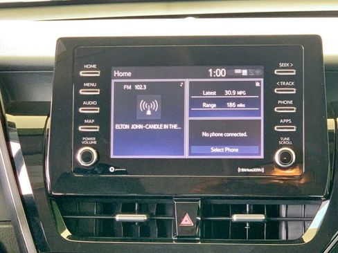 Used 2021 Toyota Camry SE image 16