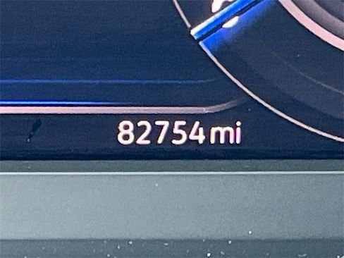 Used 2022 Volkswagen Tiguan SEL R-Line image 39