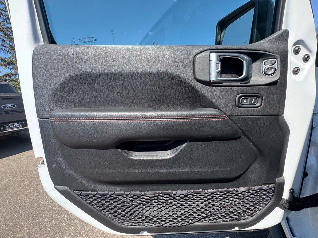 Used 2021 Jeep Gladiator Rubicon AWD/4WD image 17