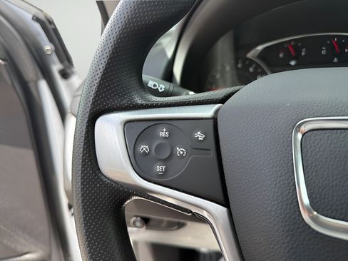 Used 2022 GMC Terrain SLE w/ Driver Convenience Package FWD image 34