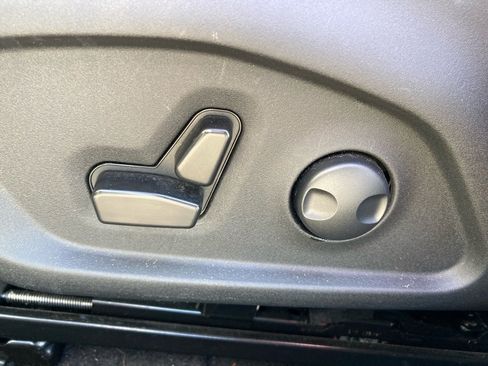 Used 2025 Jeep Compass Limited image 12