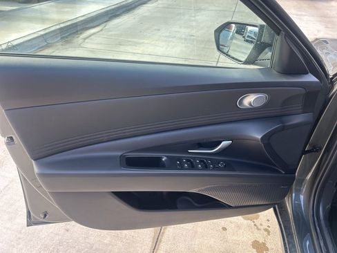 New 2026 Hyundai Elantra Limited FWD image 8