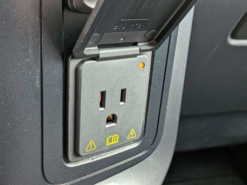 Used 2023 Ford F150 Lariat w/ Equipment Group 502A High image 25