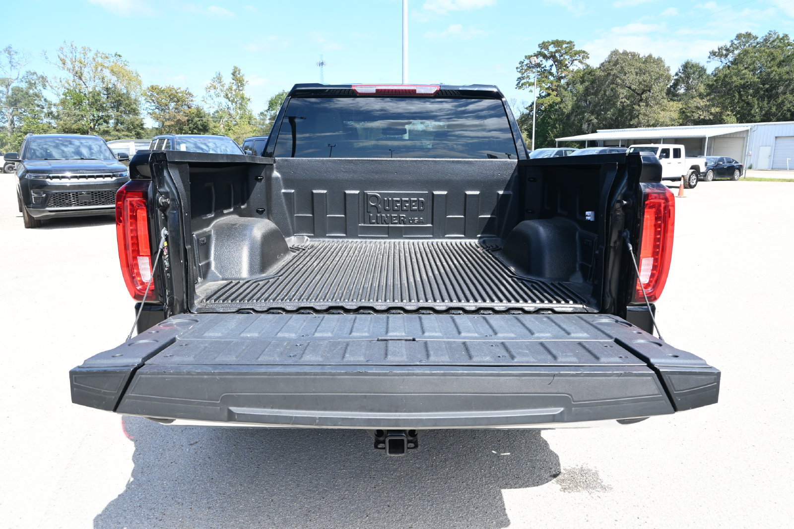 Used 2025 GMC Sierra 1500 SLT RWD image 25