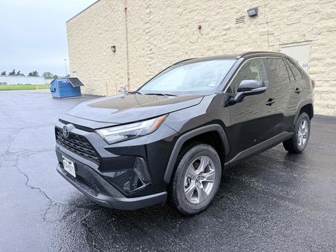 Used 2025 Toyota RAV4 XLE FWD image 1