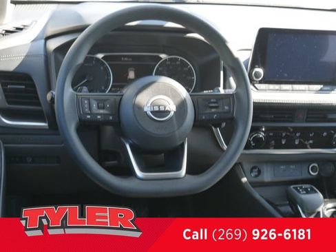 Used 2024 Nissan Rogue S FWD image 40