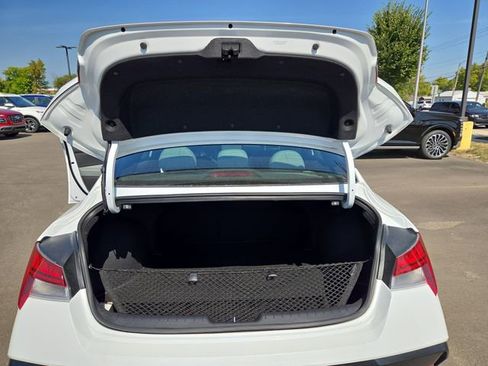 New 2025 Hyundai Elantra Limited FWD image 31