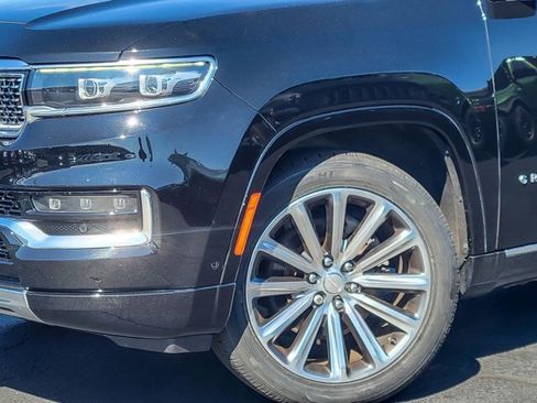 Used 2023 Jeep Grand Wagoneer Base image 4