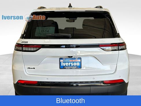 Used 2023 Jeep Grand Cherokee Altitude AWD/4WD image 8