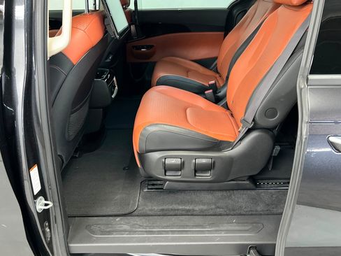 Used 2024 Kia Carnival SX Prestige FWD image 21