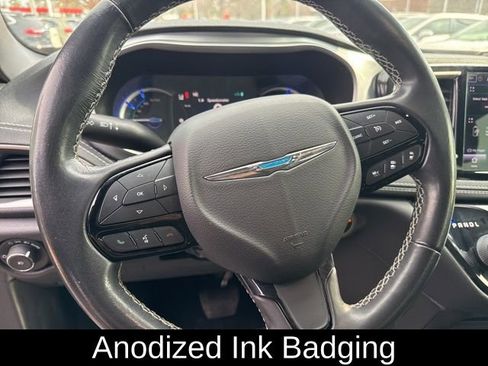 Used 2021 Chrysler Pacifica Touring w/ Uconnect Theater Family Group FWD image 24