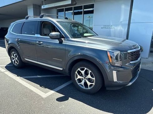 Used 2020 Kia Telluride EX AWD/4WD image 2
