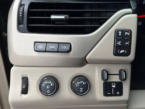 Used 2018 GMC Yukon XL Denali w/ Denali Ultimate Package image 5