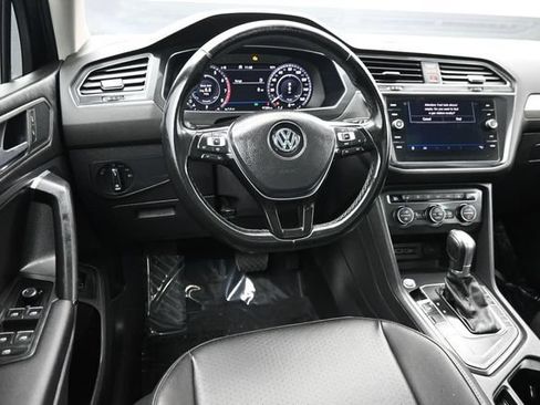 Used 2019 Volkswagen Tiguan SEL FWD image 12