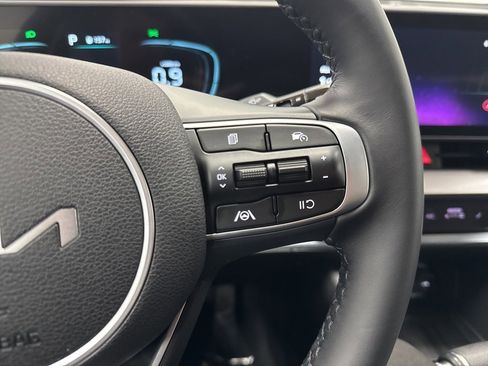 Used 2023 Kia Sportage EX image 12