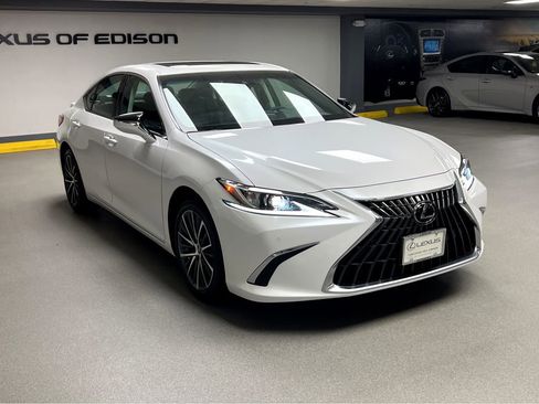 Certified 2023 Lexus ES 350 w/ Premium Package FWD image 1