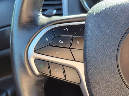 Used 2018 Jeep Grand Cherokee Altitude AWD/4WD image 11