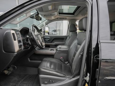 Used 2018 GMC Sierra 2500 Denali w/ Duramax Plus Package AWD/4WD image 24