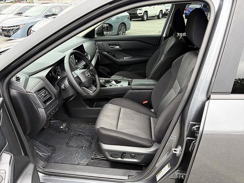 Certified 2026 Nissan Rogue SV FWD image 13