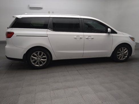 Used 2019 Kia Sedona EX FWD image 10