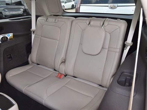 Used 2023 Lincoln Aviator Reserve w/ Equipment Group 201A AWD/4WD image 12