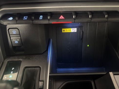 Used 2023 Toyota Tundra Platinum image 16