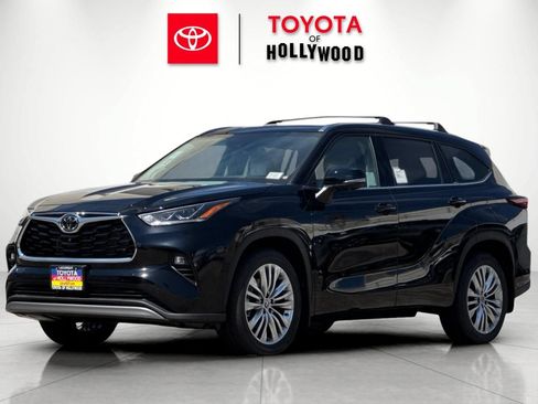 New 2026 Toyota Highlander Platinum AWD/4WD image 7