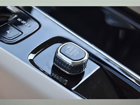Certified 2026 Volvo V60 B5 Cross Country Plus w/ Protection Package Premier AWD/4WD image 37