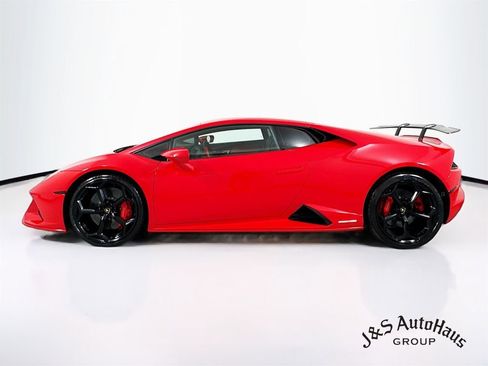 Used 2020 Lamborghini Huracan EVO image 4