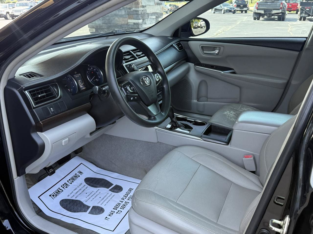 Used 2017 Toyota Camry LE FWD image 9