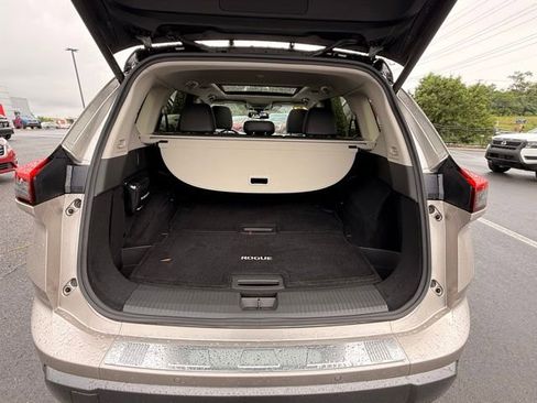 Certified 2025 Nissan Rogue SL w/ Tech Package AWD/4WD image 19