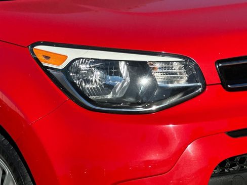 Used 2019 Kia Soul + FWD image 31