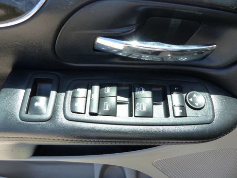 Used 2019 Dodge Grand Caravan SXT FWD image 20