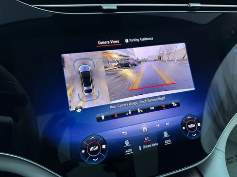 Used 2022 Mercedes-Benz EQS 580 4MATIC Sedan w/ AMG Line Interior image 40