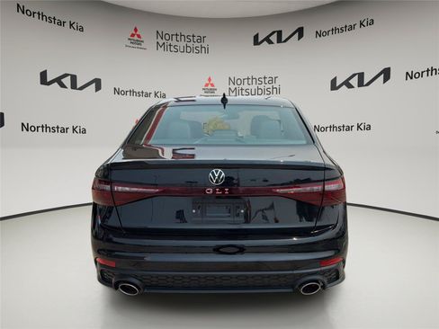 Used 2025 Volkswagen Jetta GLI Autobahn FWD image 5