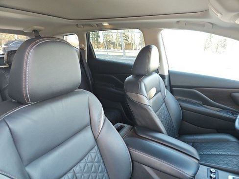 Used 2023 Nissan Murano Platinum w/ Cargo Package image 12