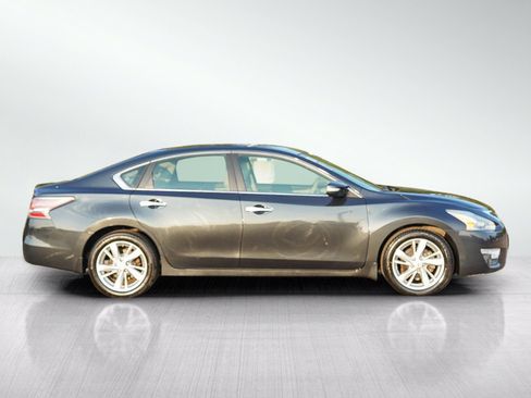 Used 2014 Nissan Altima 2.5 SL w/ Technology Package FWD image 6