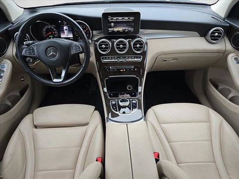 Used 2019 Mercedes-Benz GLC 300 4MATIC image 9