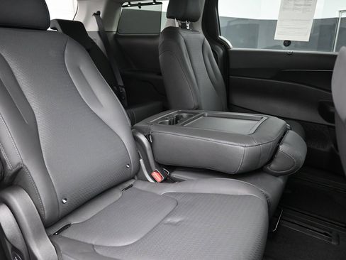 Used 2026 Kia Carnival SX Prestige FWD image 26