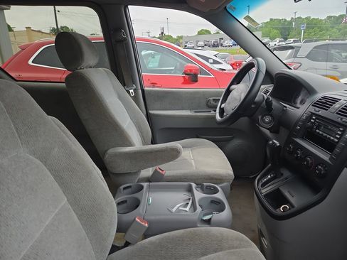 Used 2005 Kia Sedona LX FWD image 11