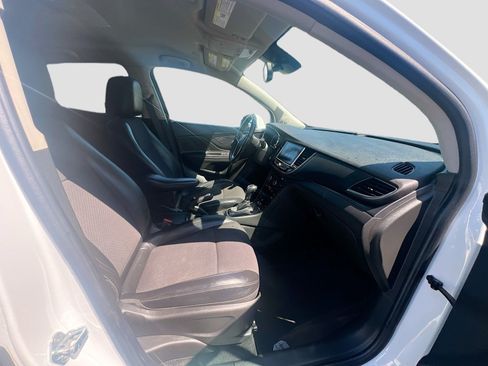Used 2020 Buick Encore Preferred FWD image 29