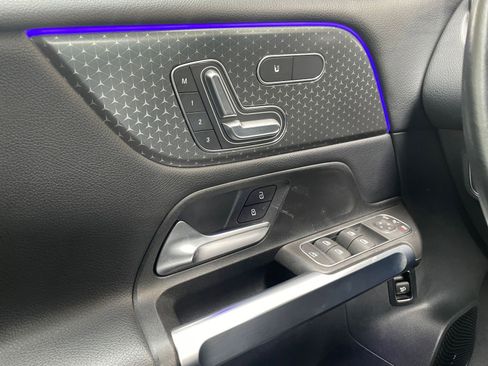 Used 2024 Mercedes-Benz GLB 250 image 22