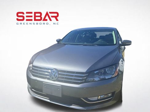 Used 2015 Volkswagen Passat TDI SEL Premium FWD image 5