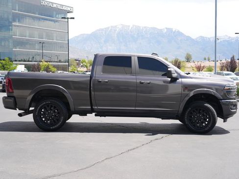 Used 2025 RAM 2500 Limited AWD/4WD image 8