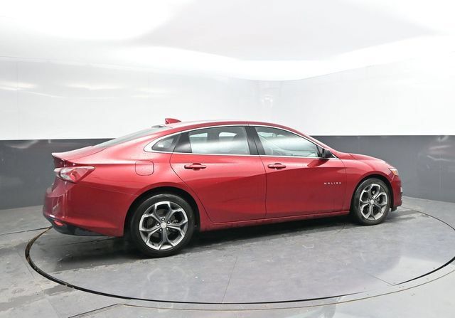 Used 2022 Chevrolet Malibu LT FWD image 2