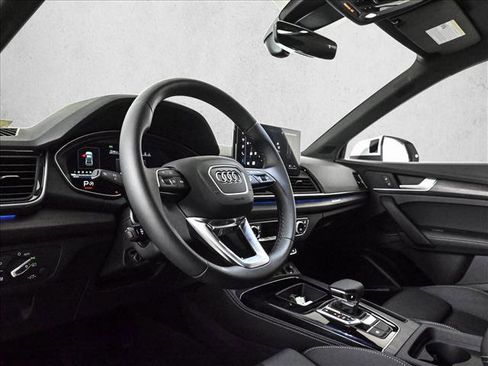 Certified 2025 Audi Q5 2.0T Premium Plus w/ Premium Plus Package image 10