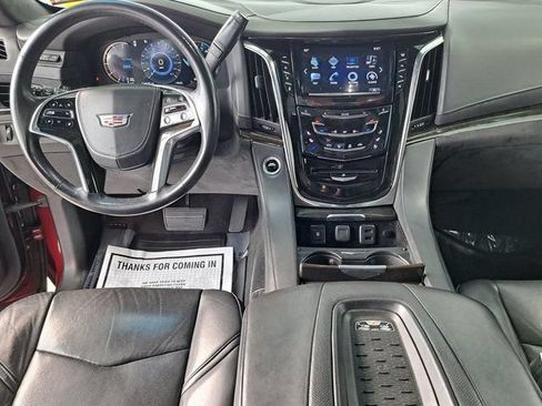 Used 2017 Cadillac Escalade ESV Platinum AWD/4WD image 28