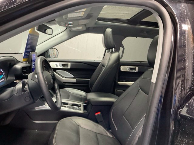 Used 2023 Ford Explorer Limited w/ Limited Technology Package AWD/4WD image 17