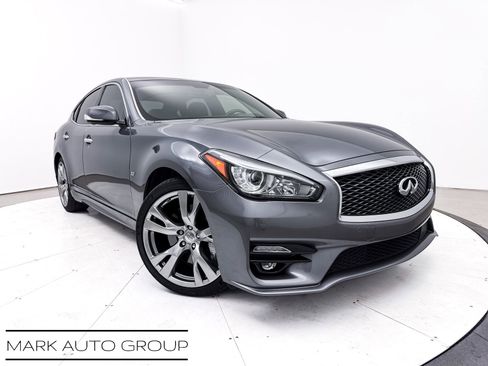Used 2019 INFINITI Q70 Luxe w/ Sport Package image 1